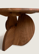 Close up of the solid Kambala wood grain on the Juntowd Bloom bespoke table, finished with a natural matte oil.