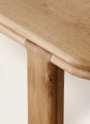 etailed view of the soft rounded edges and smooth wood grain on the Juntowd Travessa bespoke chestnut bench.